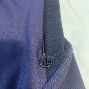 Womens Lululemon zip up size 4